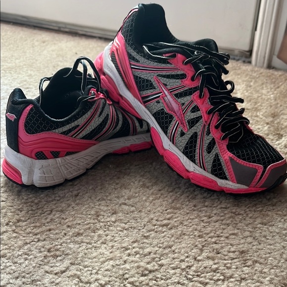 Avia Cantilever Women's Black and Pink Athletic Shoes - Picture 3 of 6